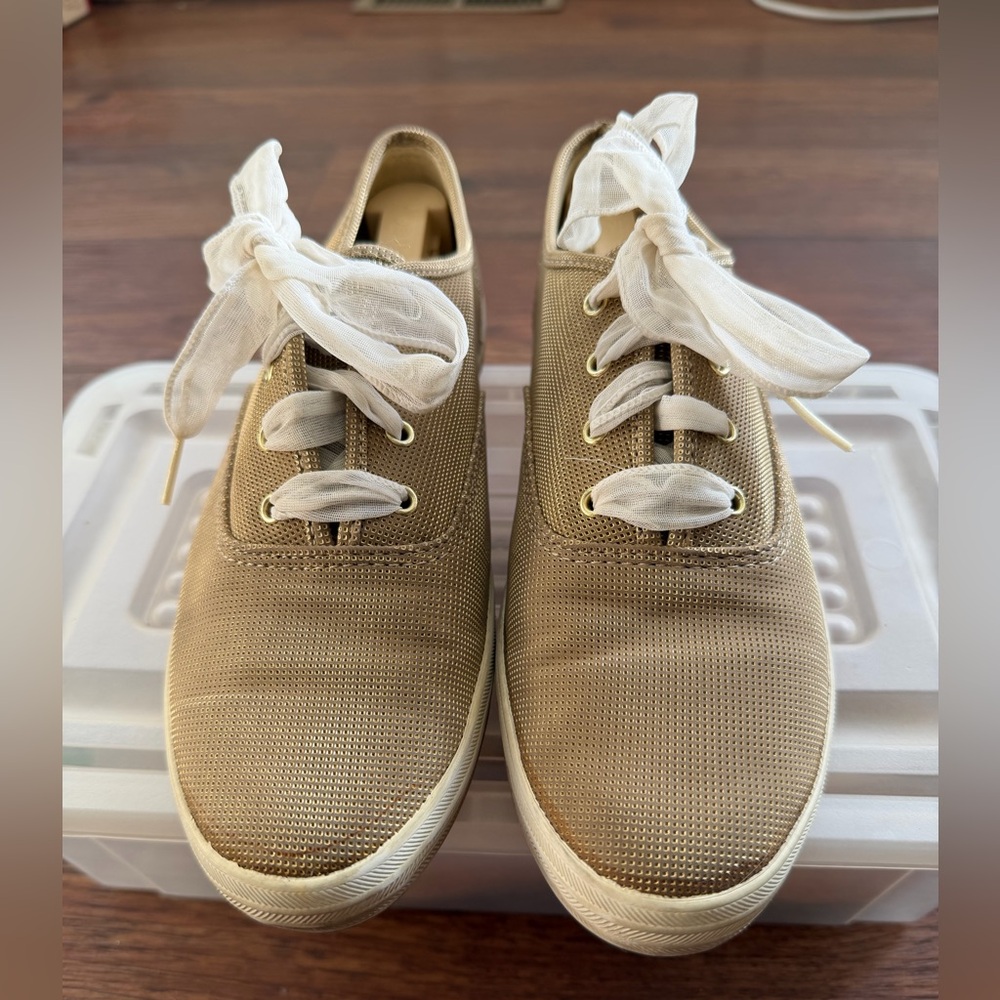 Classic vintage Keds Women’s Shimmer Gold Oxford sneakers, style WK1463, size 7M